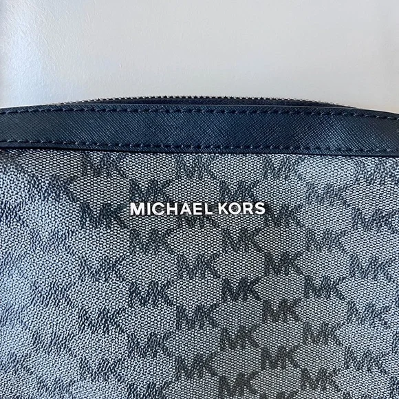 Michael Kors Black/Grey Large Crossbody Bag - Picture 3 of 10